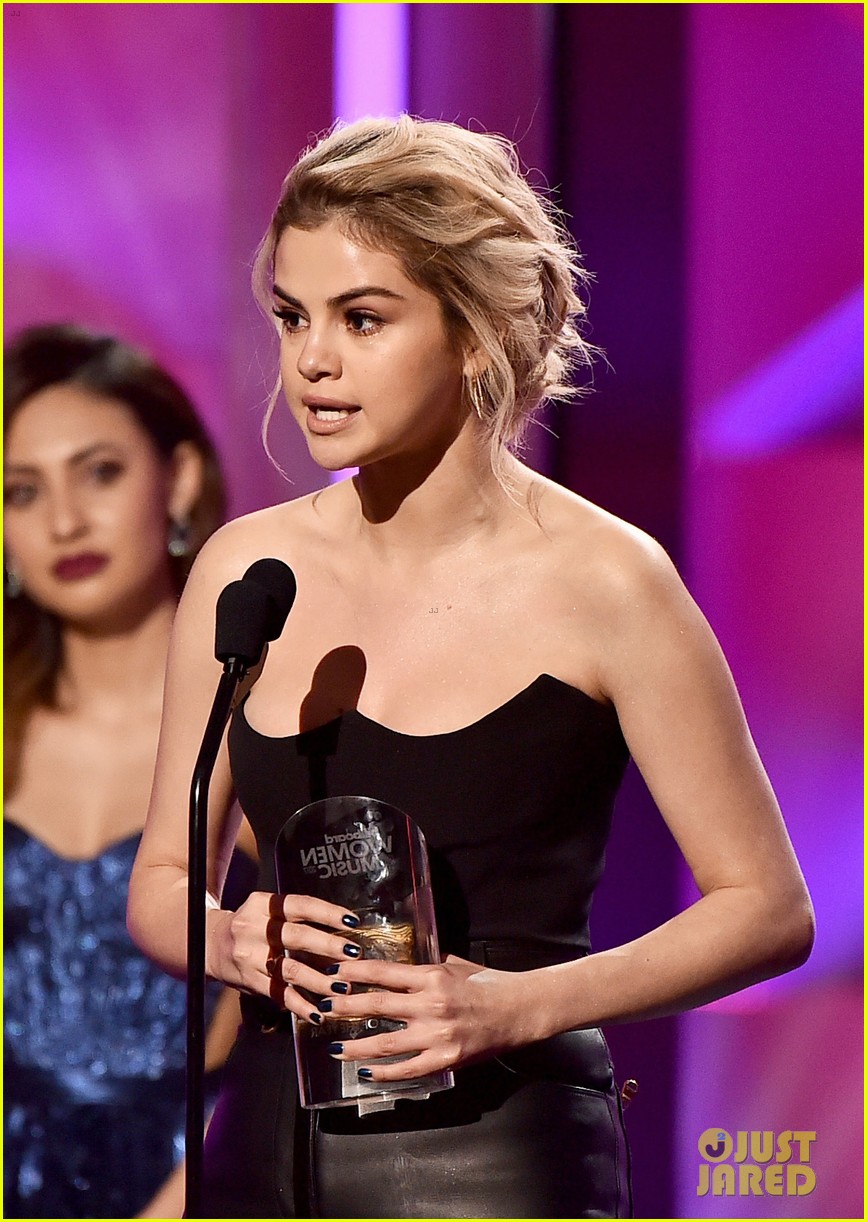 Selena Gomez Tearfully Accepts Woman of the Year Award at Billboard