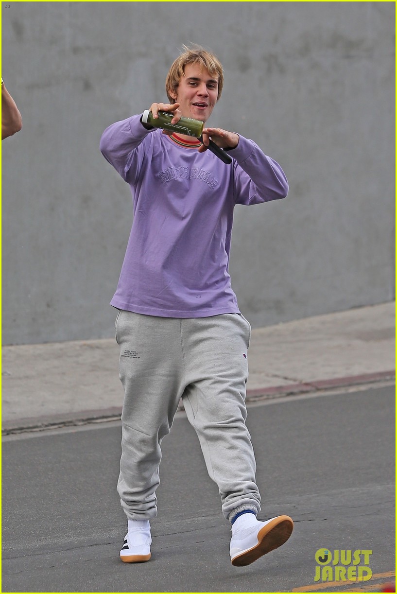 Justin Bieber Gets Goofy While Grabbing Lunch With His Church's