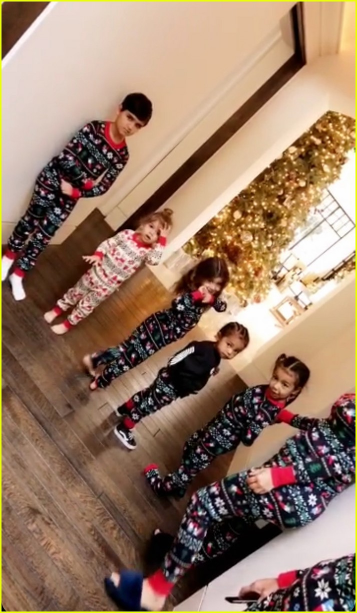 Pregnant Kylie Jenner Joins Her Family on Christmas Morning! Photo