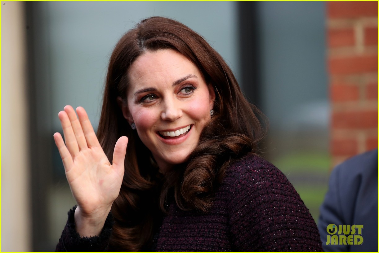 Kate Middleton Gives Out Gifts at Rugby Portobello Trust�s