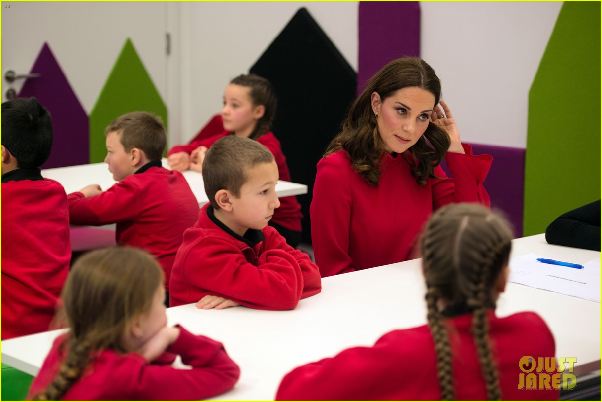 Kate Middleton & Prince William Make Appearances in Manchester for Mental Health! Photo 3997697