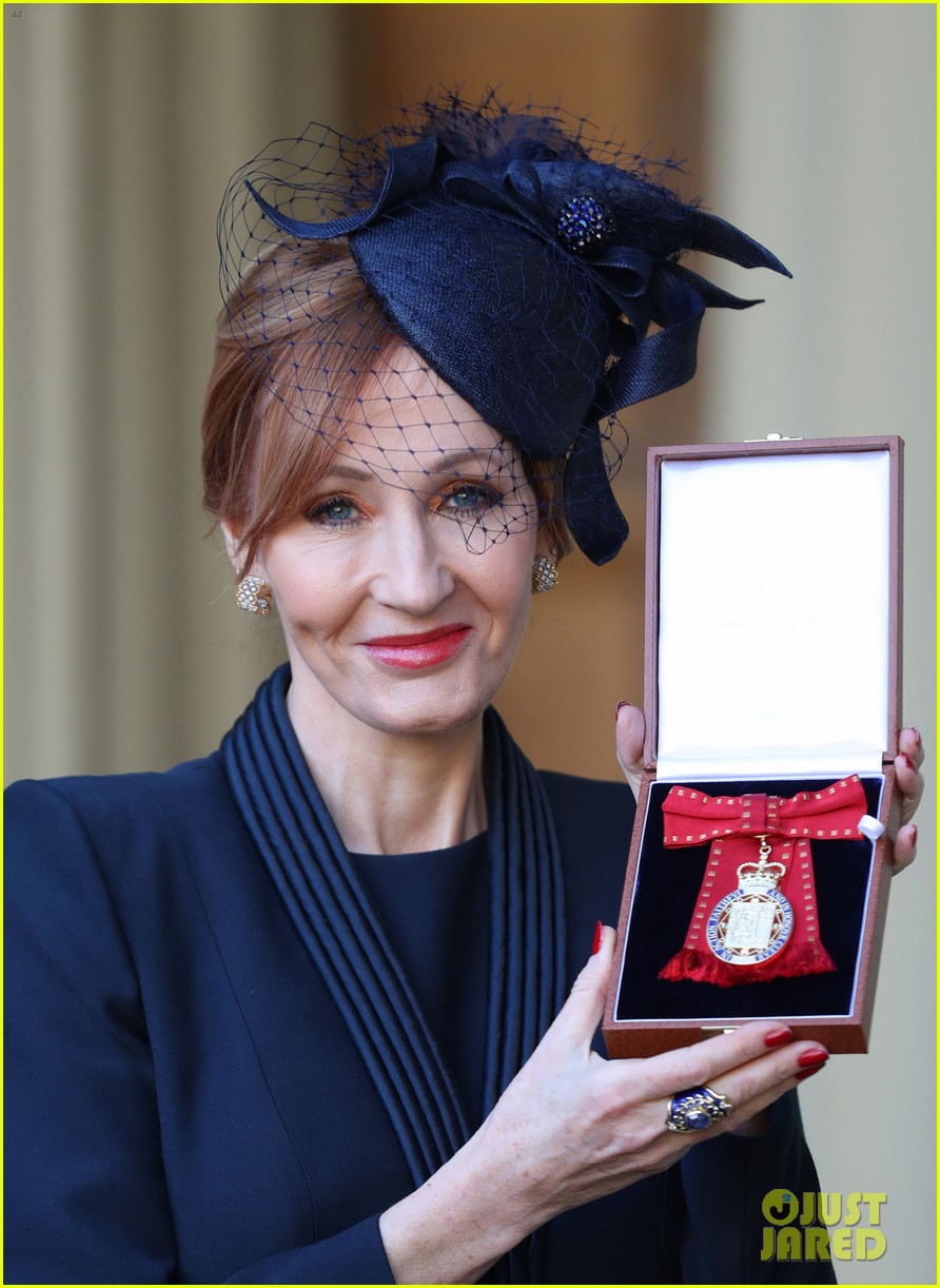 J.K. Rowling Receives Companion of Honor From Prince William! Photo