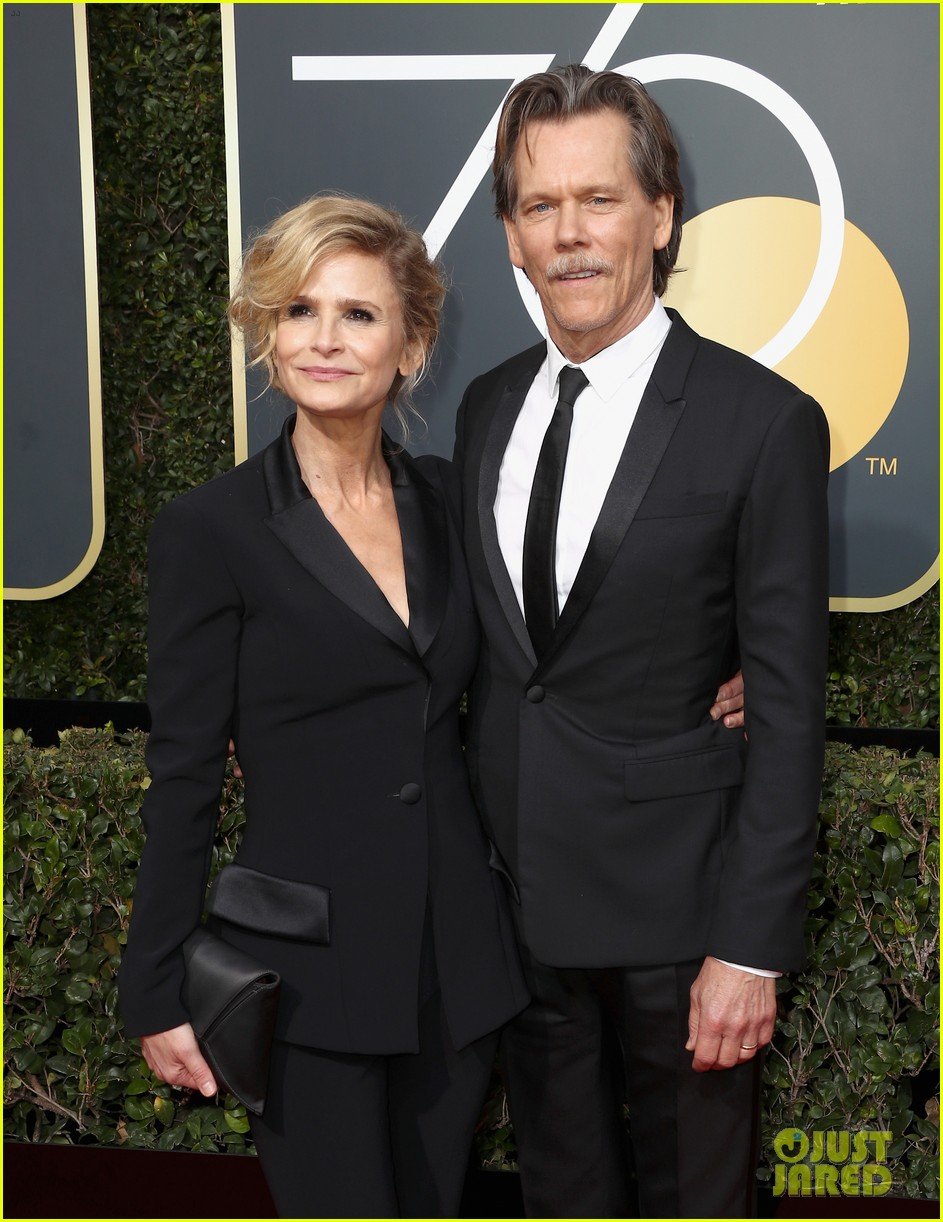 Kevin Bacon & Wife Kyra Sedgwick Share a Smooch at Golden Globes 2018