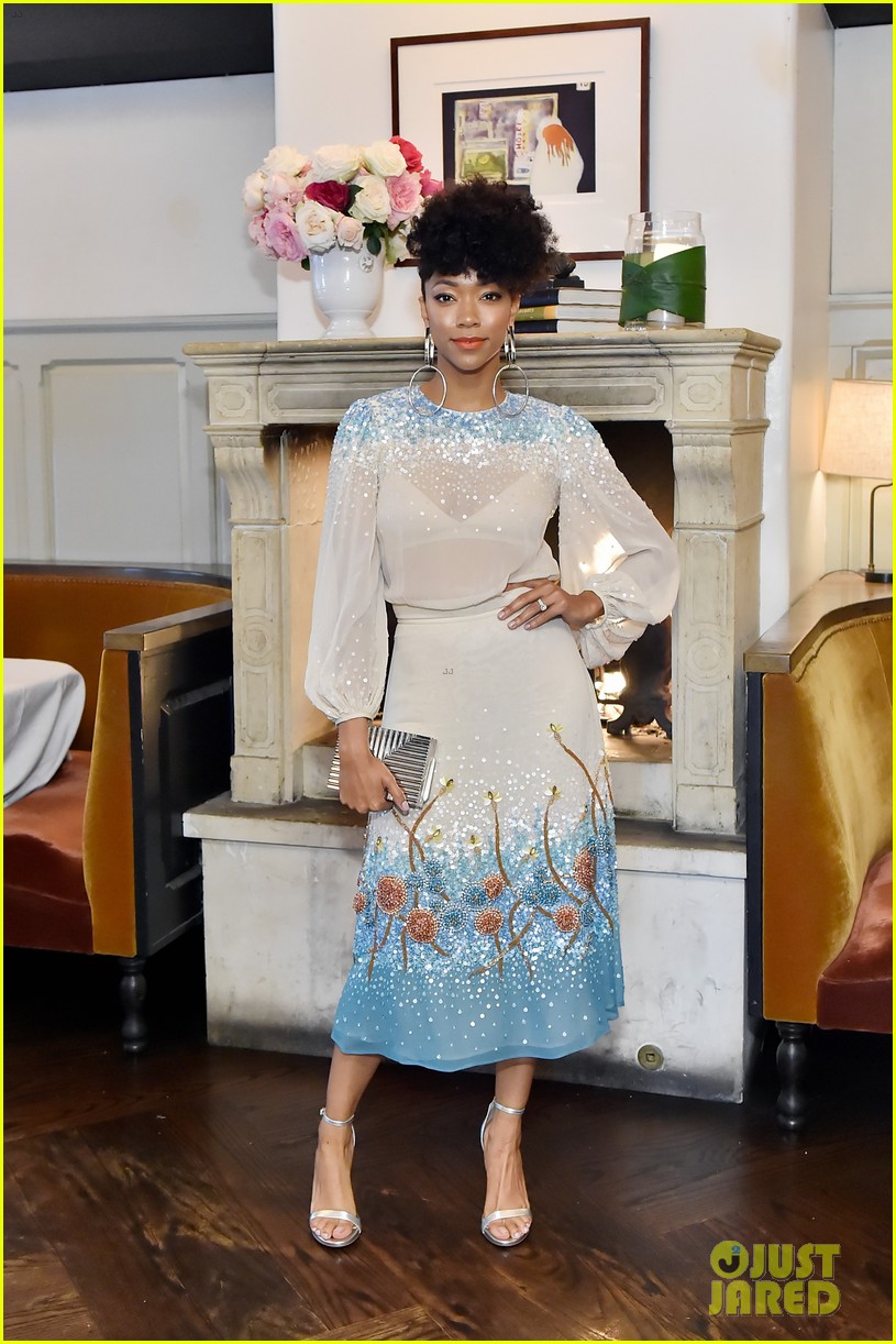 Photo: rachel brosnahan tracee ellis ross w magazine it girls 19