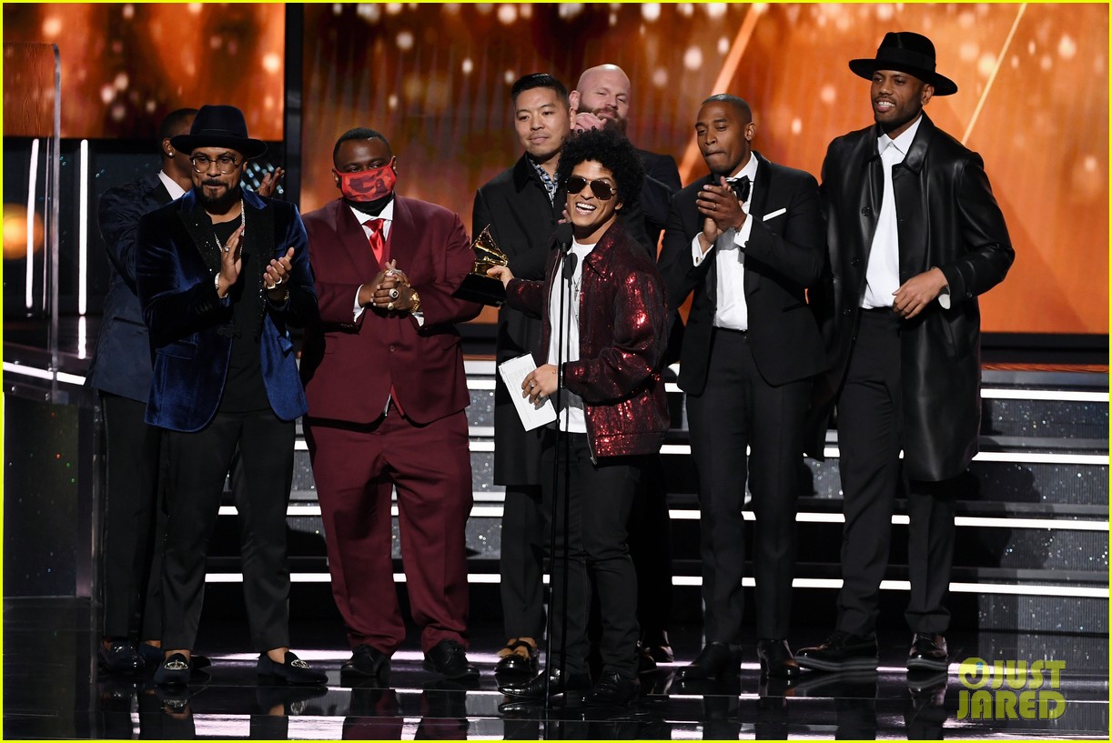 Grammys 2018 Song of the Year Goes to Bruno Mars! Photo 4023229