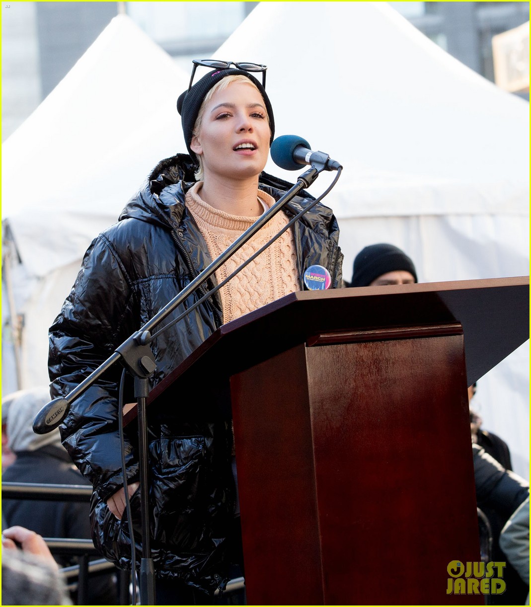 Halsey Delivers Moving Speech at Women's March 2018 in NYC (Video