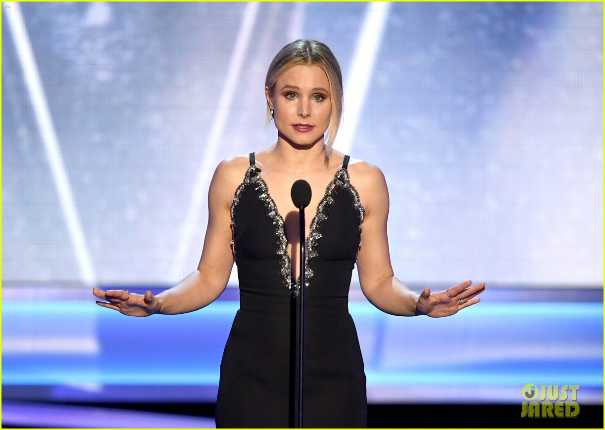Kristen Bell Delivers Opening Monologue at SAG Awards 2018 'We Are(00)