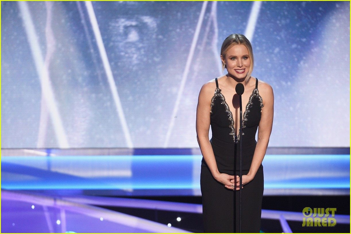 Kristen Bell Delivers Opening Monologue at SAG Awards 2018 'We Are
