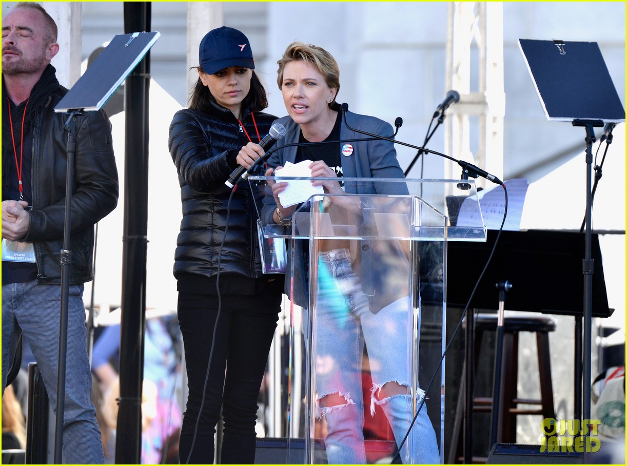 Scarlett Johansson Calls Out James Franco at Women's March Photo(02)