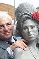 amy winehouse dad says her ghost has visited him 04