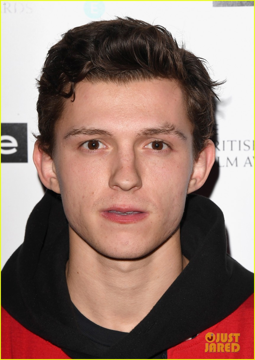 Tom Holland Steps Out After Voyage Of Doctor Dolittle Casting News 