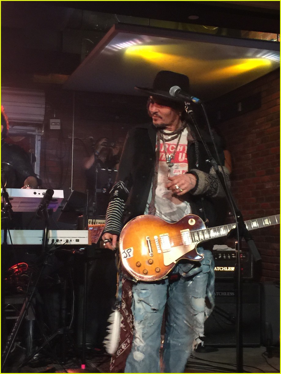 Johnny Depp, Joe Perry & Tommy Henriksen Jam Out at Lucky Strike