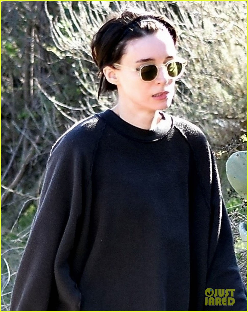 Photo: rooney mara and boyfriend joaquin phoenix go hiking in la 03