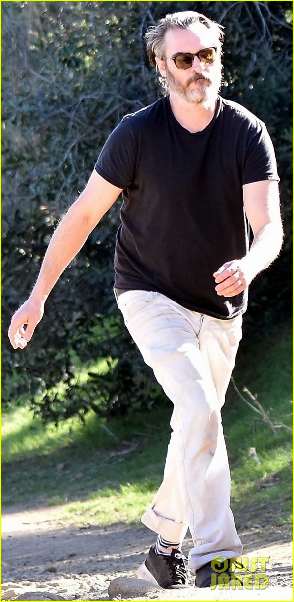 Photo: rooney mara and boyfriend joaquin phoenix go hiking in la 06