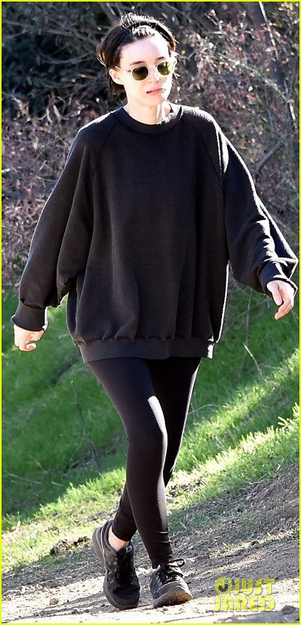 Rooney Mara & Boyfriend Joaquin Phoenix Go Hiking in LA: Photo 4026378