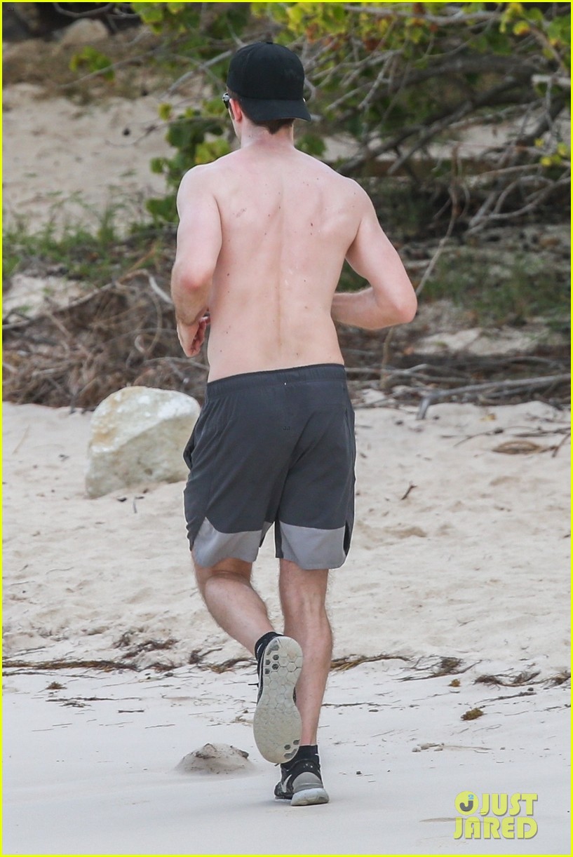 Robert Pattinson – Celebrity Body Type One (BT1), Male