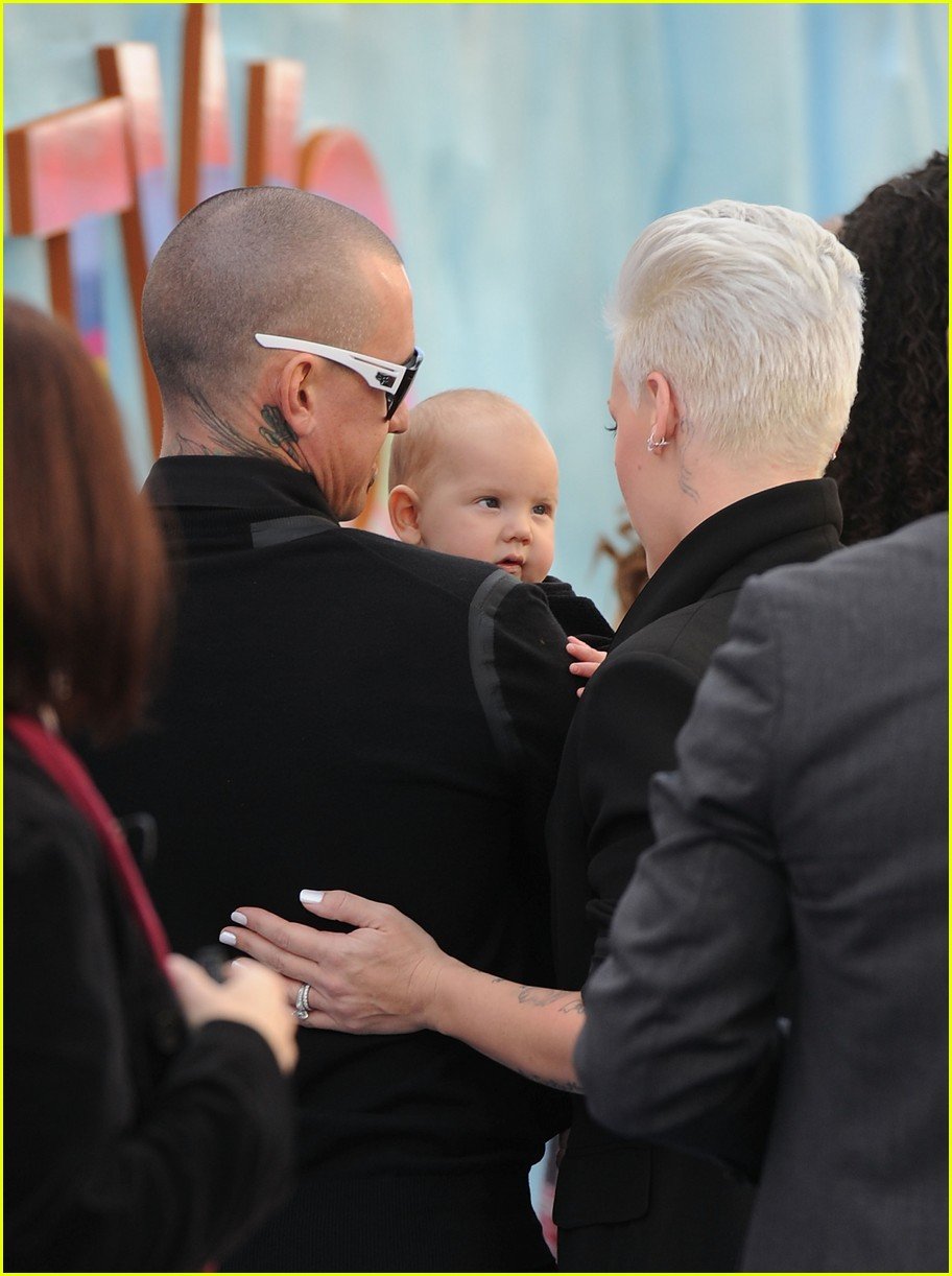 Pink's Best Photos with Husband Carey Hart & Their Kids! Photo 4027340