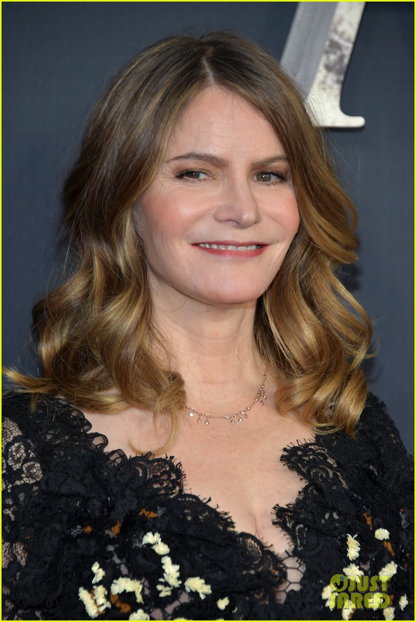 Natalie Portman & Gina Rodriguez Stun at 'Annihilation' Premiere