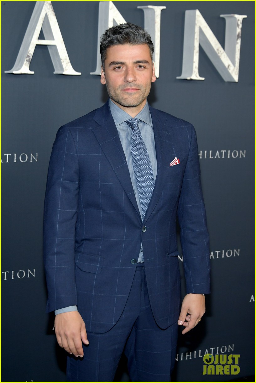 Natalie Portman & Gina Rodriguez Stun at 'Annihilation' Premiere