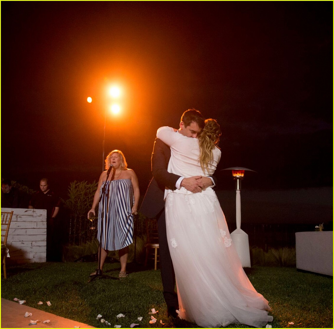 Amy Schumer's Wedding Photos Jennifer Lawrence & More Celeb Friends