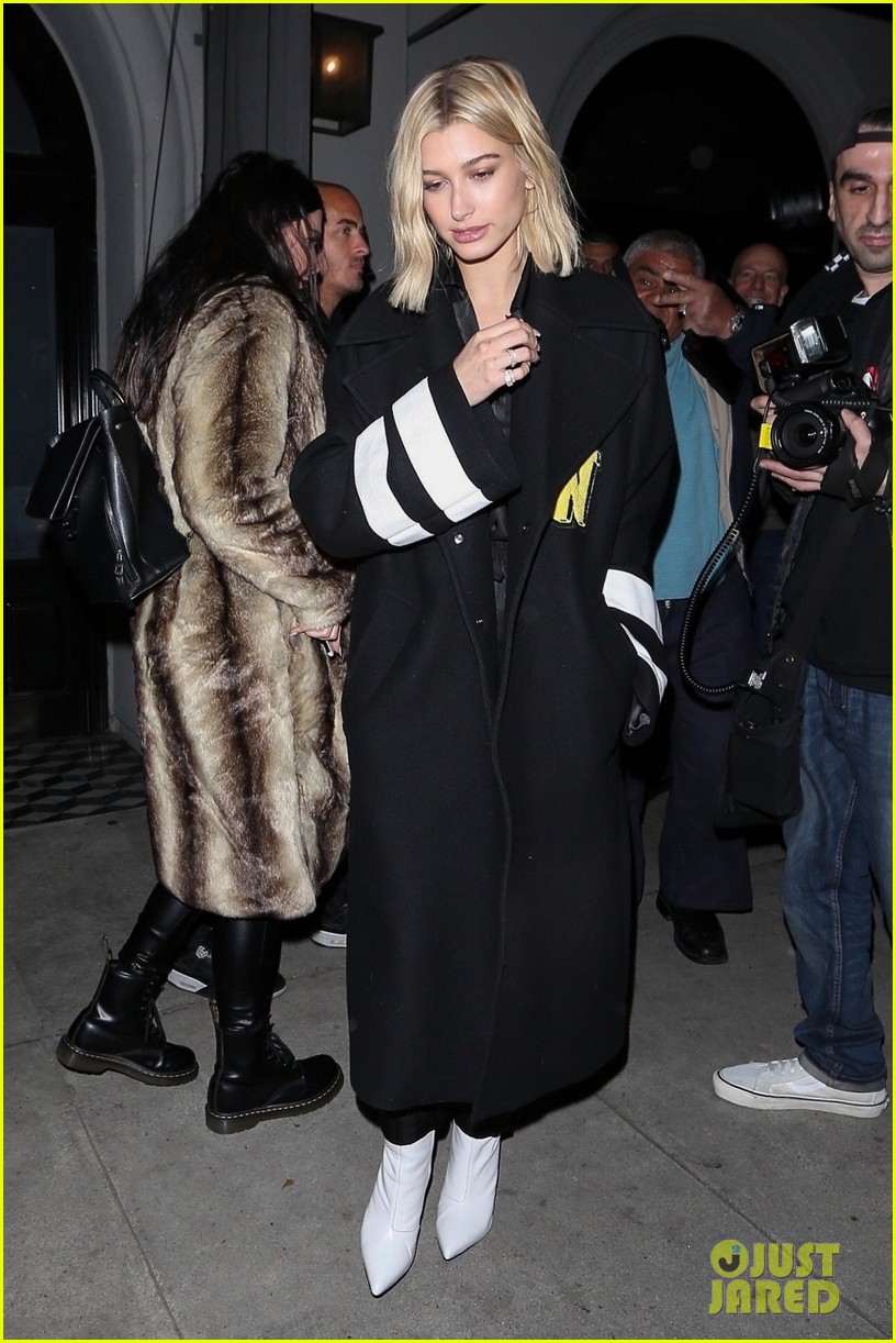 Hailey Baldwin Steps Out for Dinner After Calling Shawn Mendes 'Amazing' Photo 4048670