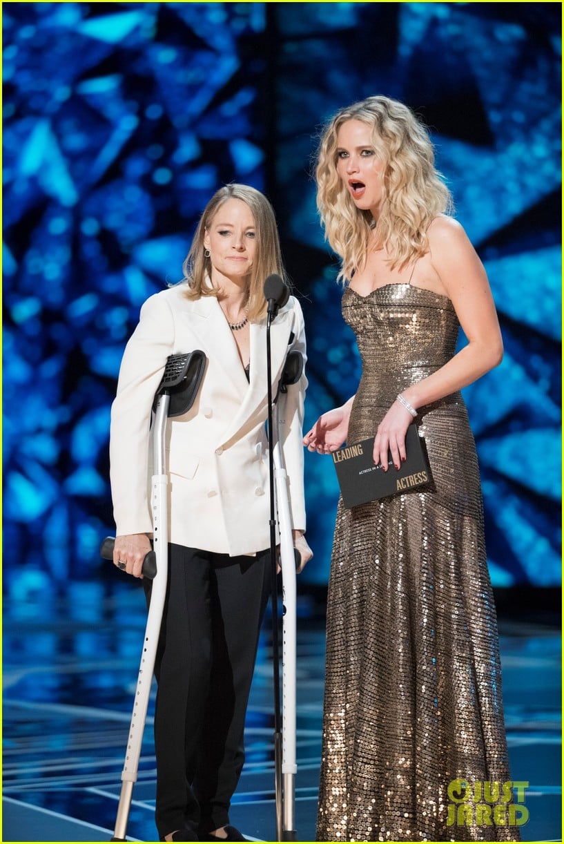 Jennifer Lawrence & Jodie Foster Roast Meryl Streep at Oscars 2018