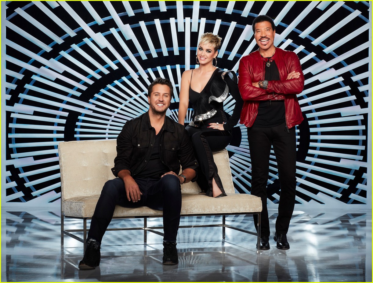 How Much Are the 'American Idol' Judges & Host Paid in 2018? Photo