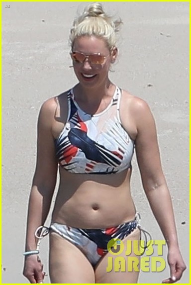 look To interact title Katherine Heigl Hits the Beach in a Bikini During Family Vacation!: Photo  4047325 | Bikini, Katherine Heigl Photos | Just Jared: Entertainment News