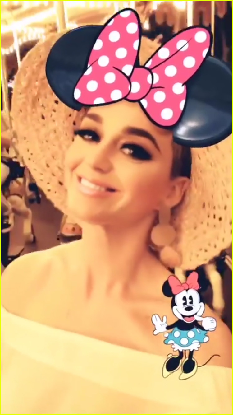 katy-perry-takes-break-from-tour-at-disneyland-in-hong-kong-photo