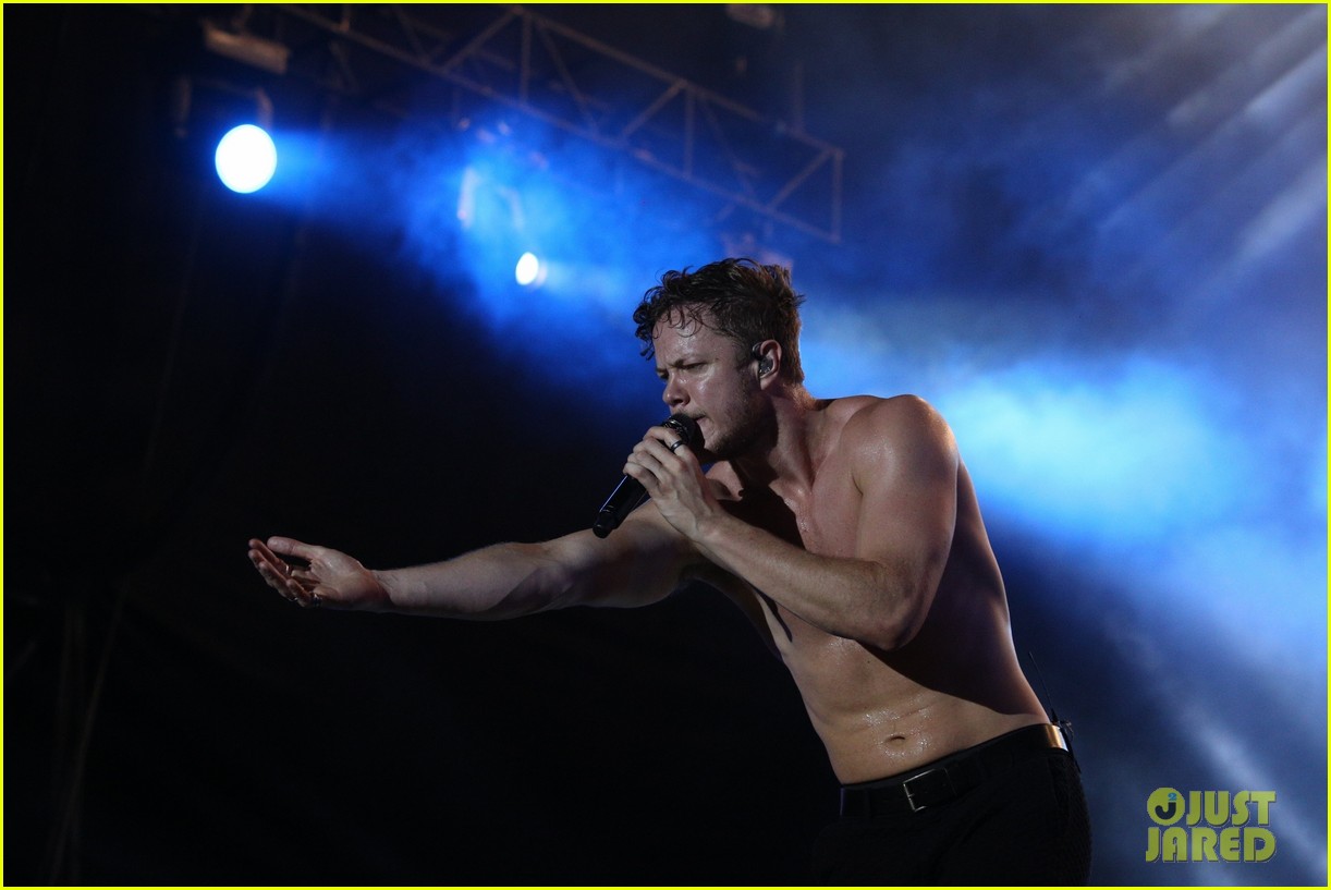 Imagine Dragons' Dan Reynolds Bares Buff Body While Shirtless at