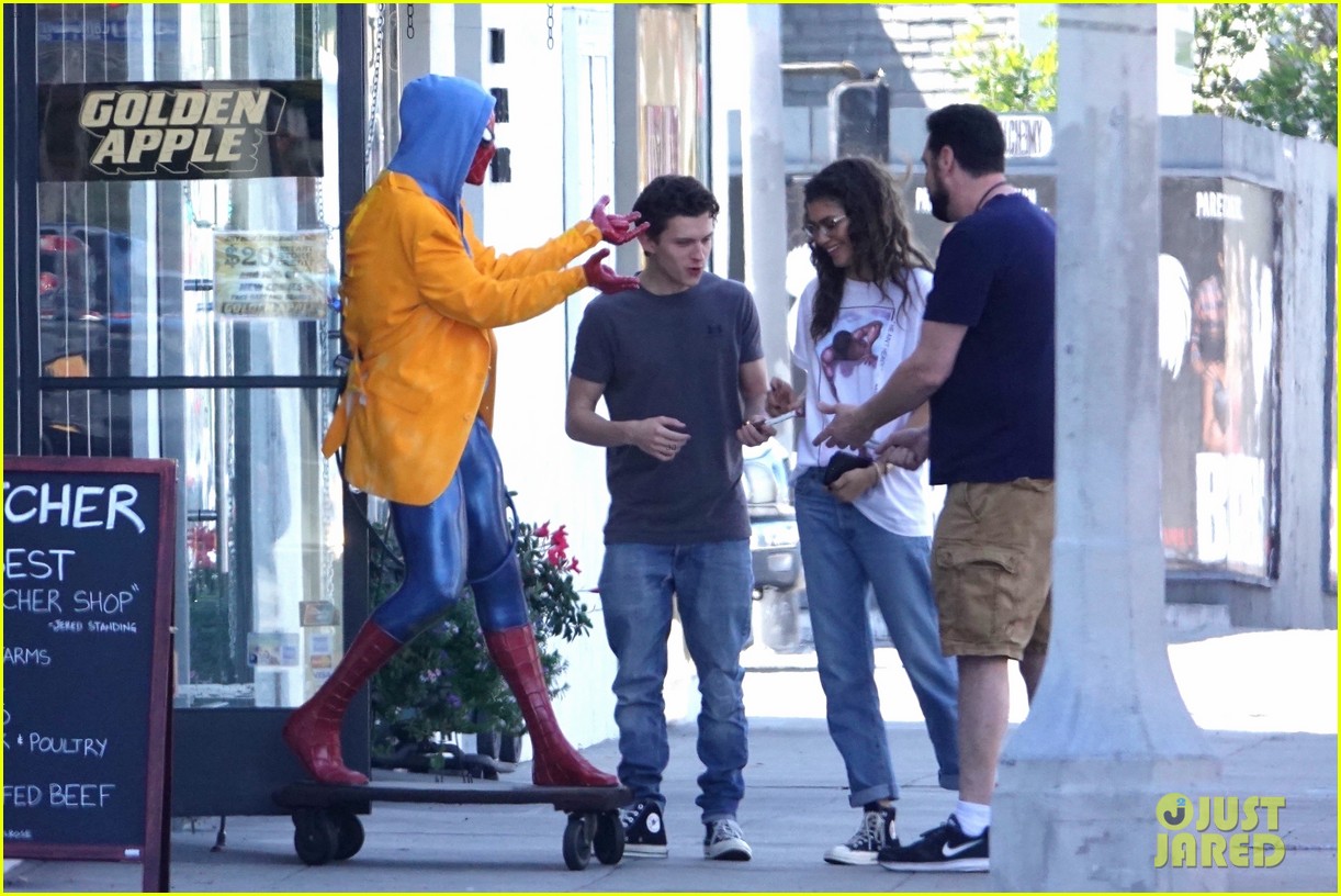 Photo: tom holland zendaya spider man statue 17 | Photo 4057955 | Just