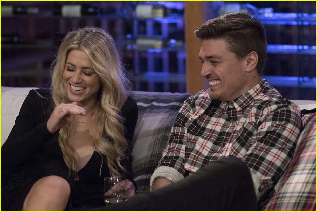 Bachelor Winter Games' Dean Unglert & Lesley Murphy Split, She Breaks