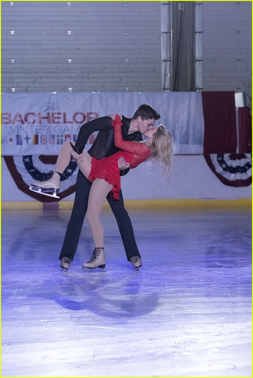 Bachelor Winter Games' Dean Unglert & Lesley Murphy Split, She Breaks