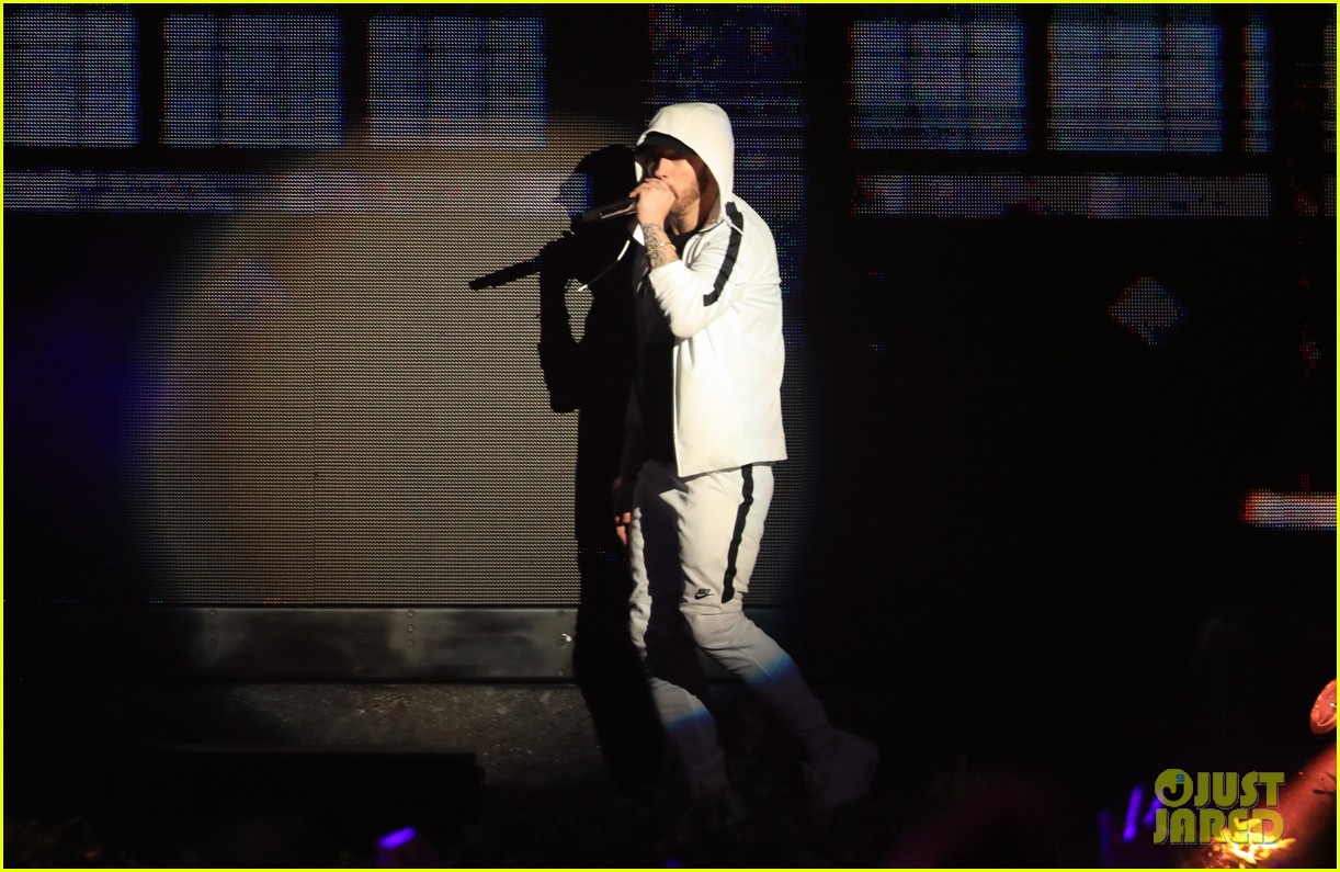 Eminem S Coachella 2018 Set List Revealed Full Lineup Of Songs Photo 4065696 2018 Coachella Music Festival Eminem Pictures Just Jared Eminem S Coachella 2018 Set List Revealed Full Lineup Of Songs Photo 4065696 2018 Coachella Music Festival Eminem Pictures Just Jared