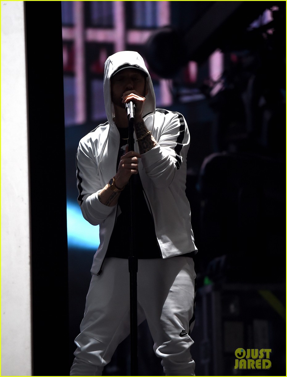 Eminem S Coachella 2018 Set List Revealed Full Lineup Of Songs Photo 4065691 2018 Coachella Music Festival Eminem Pictures Just Jared Eminem S Coachella 2018 Set List Revealed Full Lineup Of Songs Photo 4065691 2018 Coachella Music Festival Eminem Pictures Just Jared