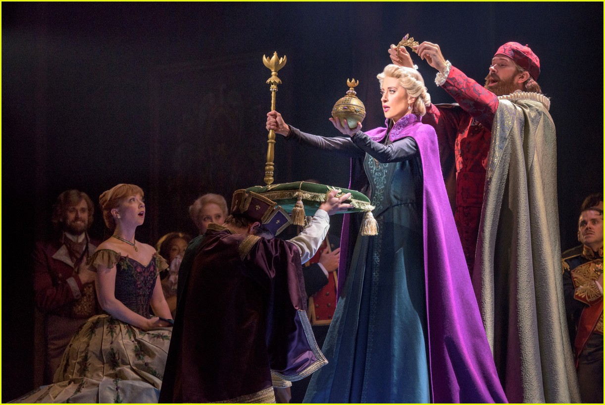 Broadway's 'Frozen' Is Smashing Records, Cast Recording Announced