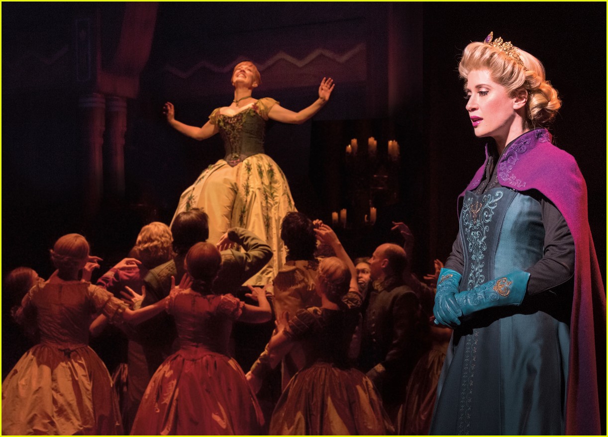 Broadway's 'Frozen' Is Smashing Records, Cast Recording Announced