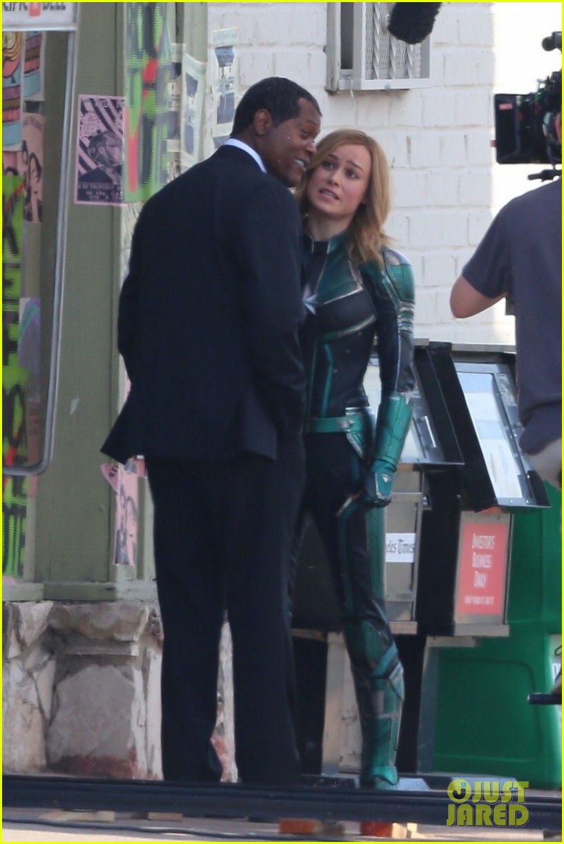 samuel l jackson captain marvel brie larson nick fury 054073969