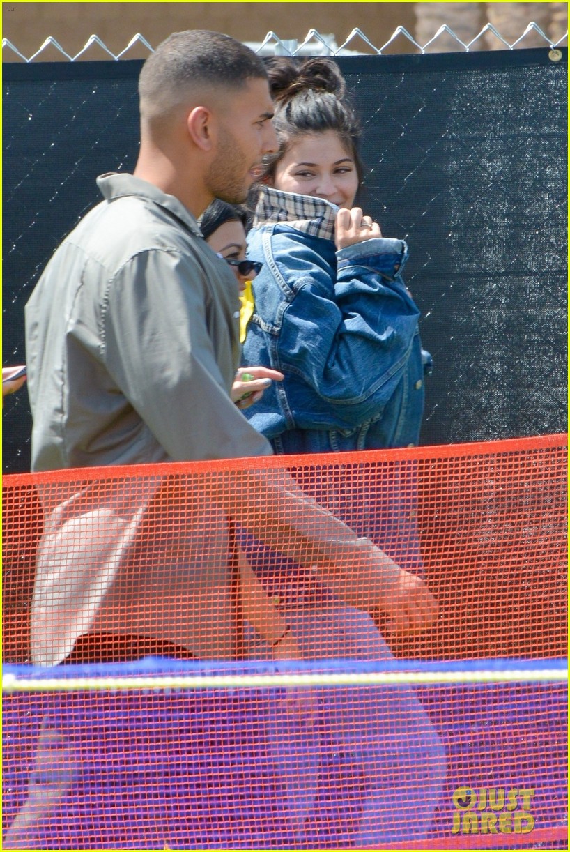 Kylie Jenner & Kourtney Kardashian Arrive at Coachella With Their