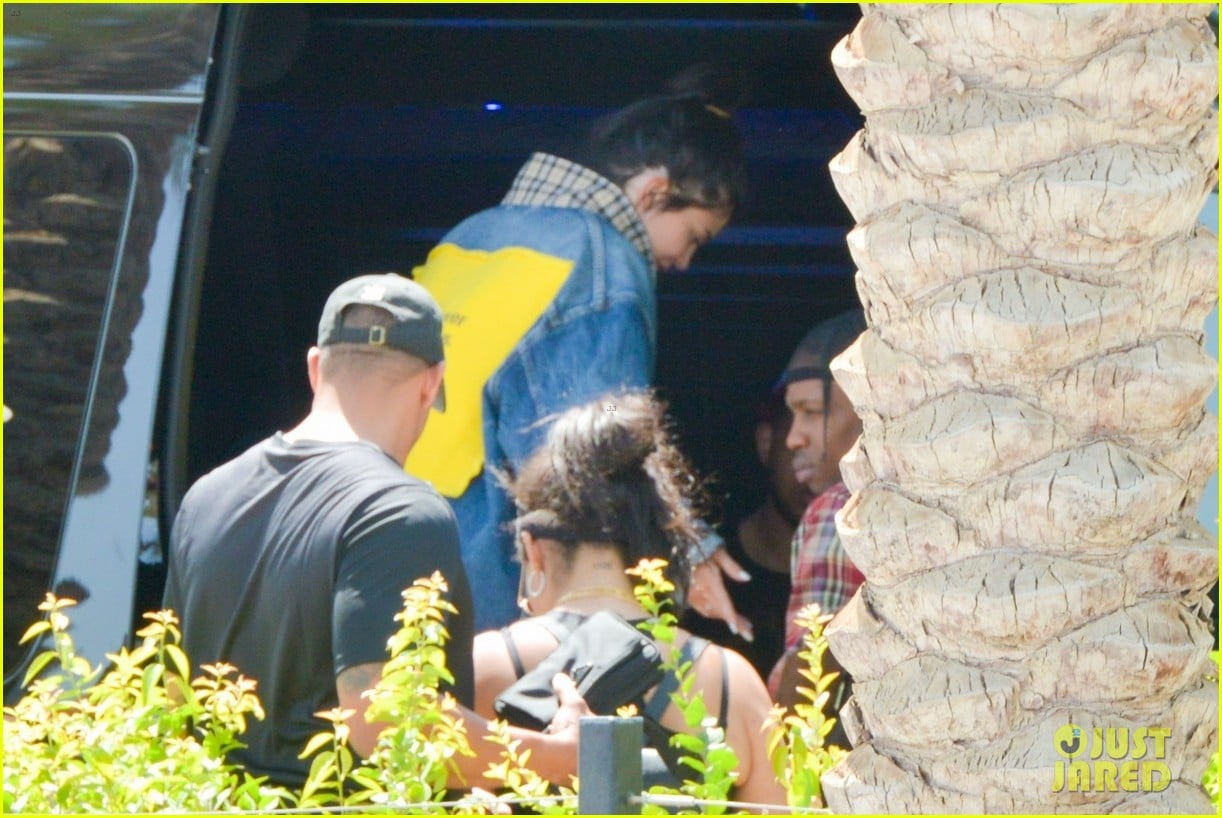 Kylie Jenner & Kourtney Kardashian Arrive at Coachella With Their