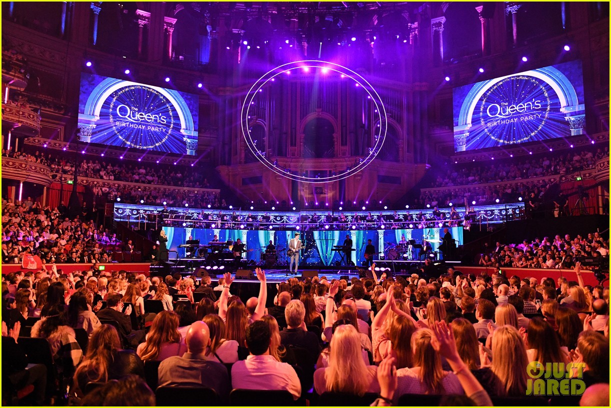 Shawn Mendes & Kylie Minogue Perform at Queen Elizabeth's Birthday