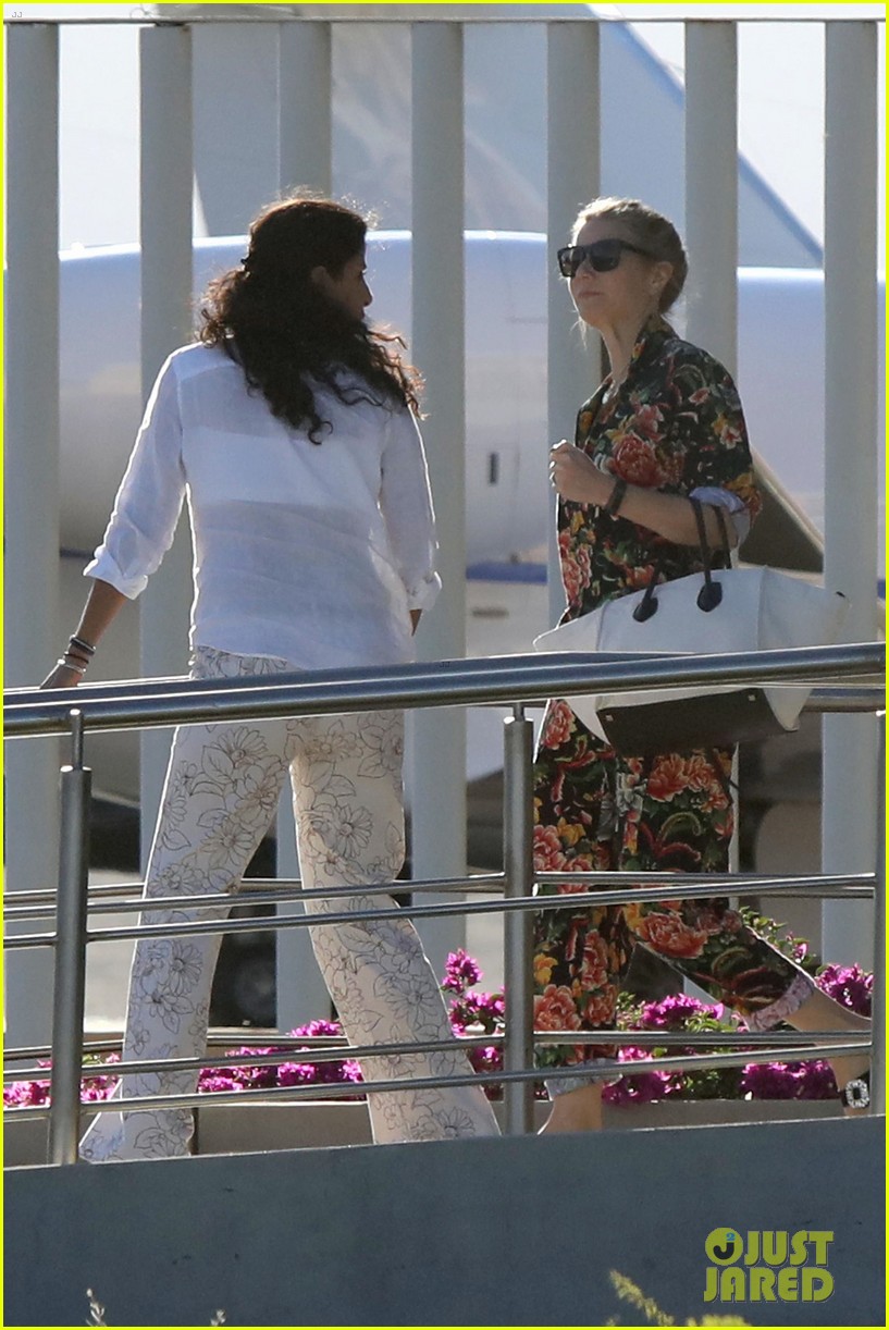 Paltrow & Friends Arrive in Cabo for Bachelorette Party! Photo