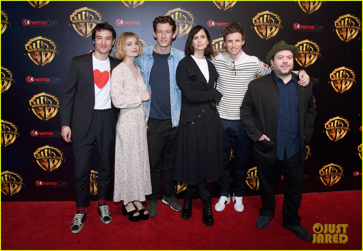 Photo: eddie redmayne fantastic beasts the crimes of grindelwald cast