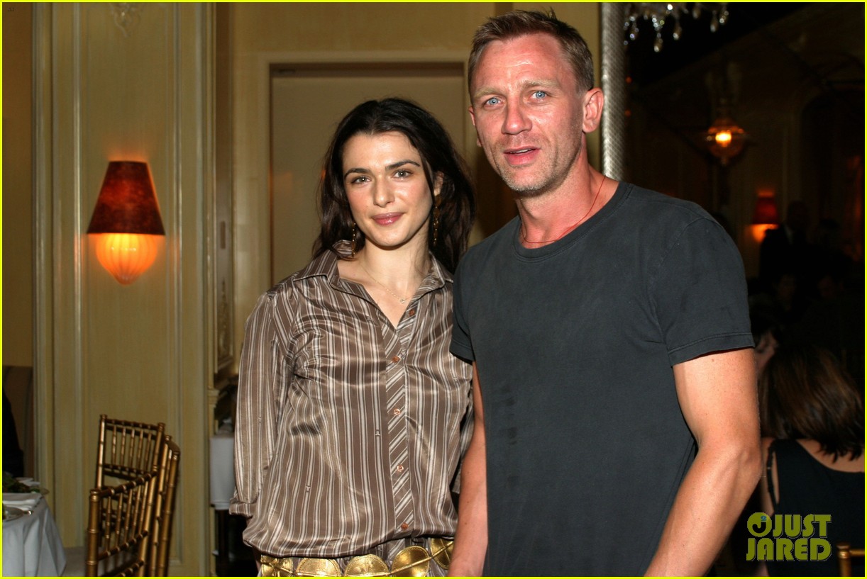 rachel-weisz-is-pregnant-expecting-baby-with-daniel-craig-photo
