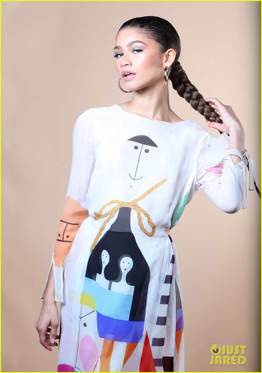 Zendaya Talked Hollywood Beauty Standards at Beautycon 2018: Photo