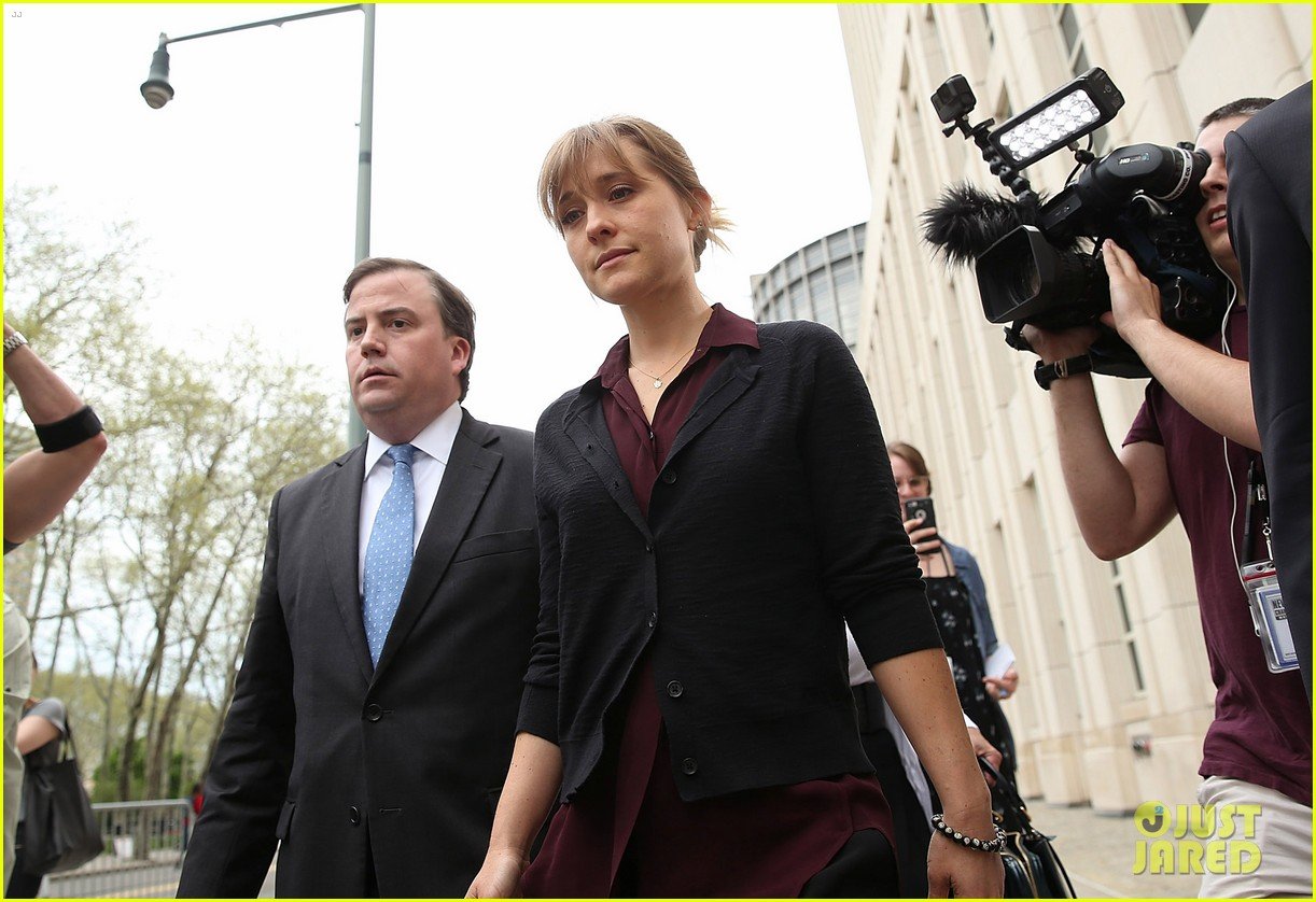 Allison Mack Appears In Court Alongside Alleged Cult Leader Keith