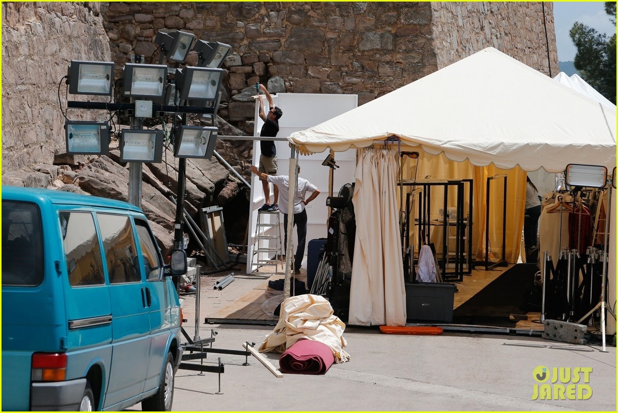 Daniel Craig Suits Up in Possible 'James Bond' Set Photos!: Photo