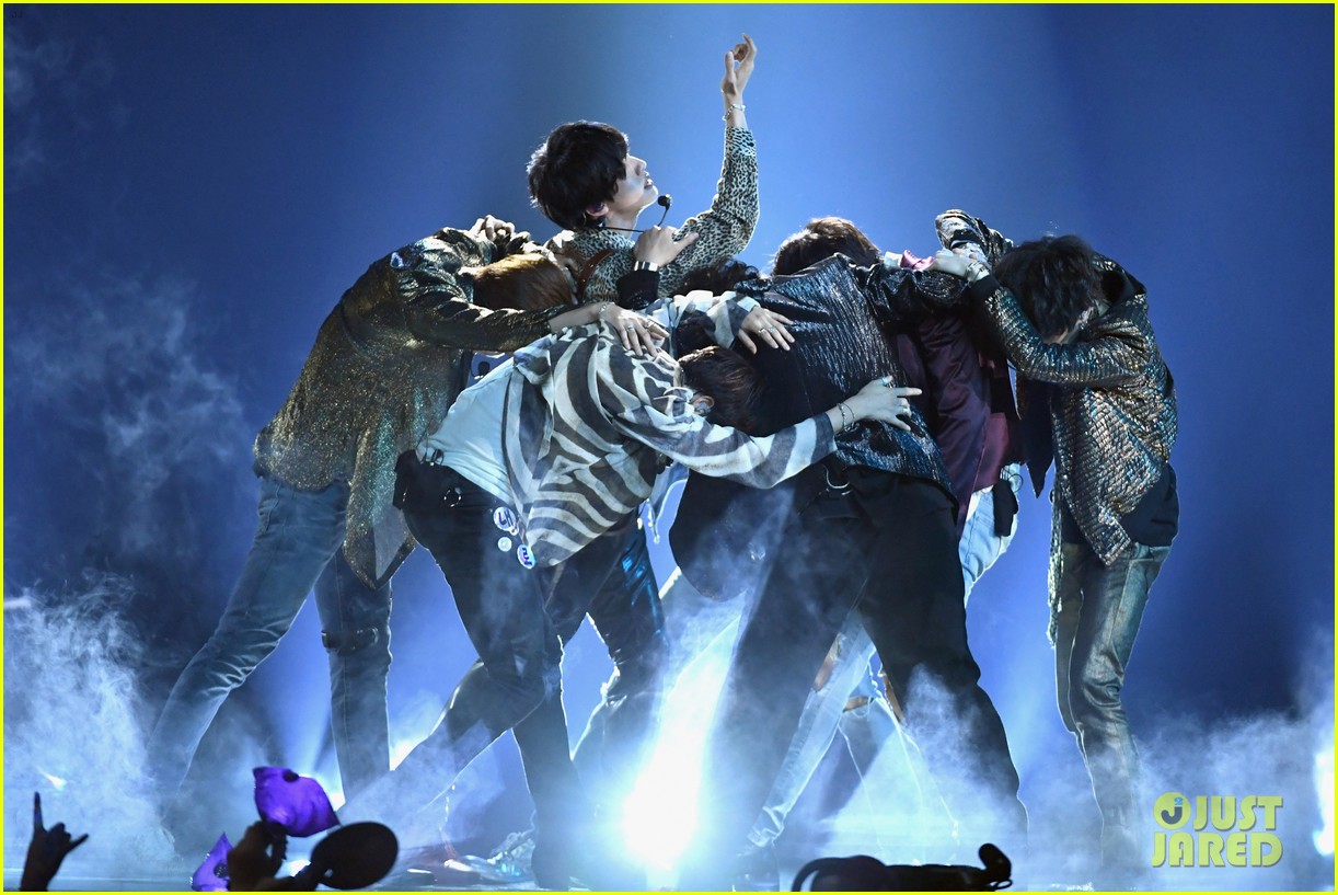 BTS Deliver Epic Performance of 'Fake Love' at Billboard Music Aw...