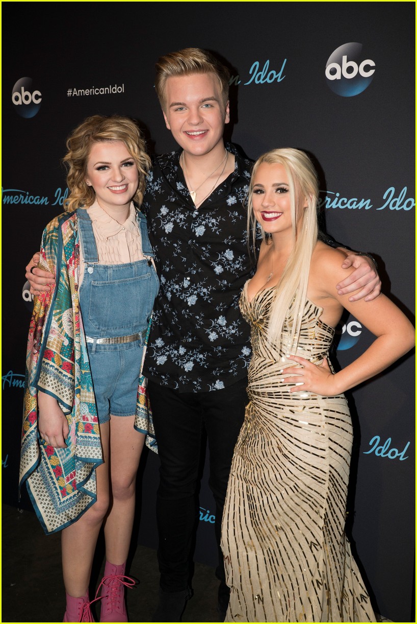 American Idol's Top 2 Caleb Lee Hutchinson & Maddie Poppe Are Dating!:  Photo 4088577 | American Idol, Caleb Lee Hutchinson, Maddie Poppe Pictures  | Just Jared