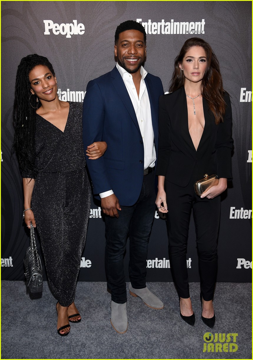 Josh Dallas & Wife Ginnifer Goodwin Couple Up at EW & People's Upfronts